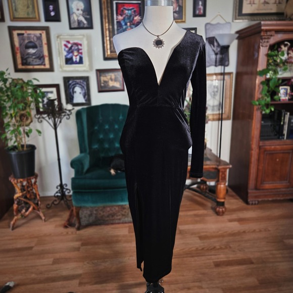 Windsor Dresses & Skirts - Windsor Black Velvet One Shoulder Dress Long Sleeve Deep V-Neck Slit